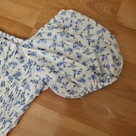 Ivy City Co Blue and White Floral Midi Dress - Picture 4 of 5